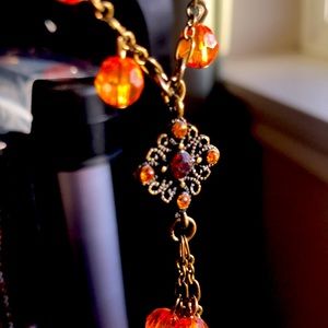 Beautiful Amber styled Necklace.(SKU 199)